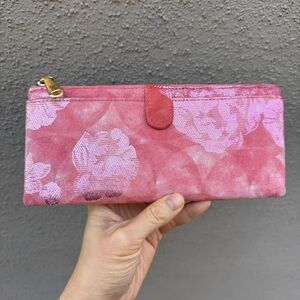 HOBO Taylor Wallet in Sunrise Floral